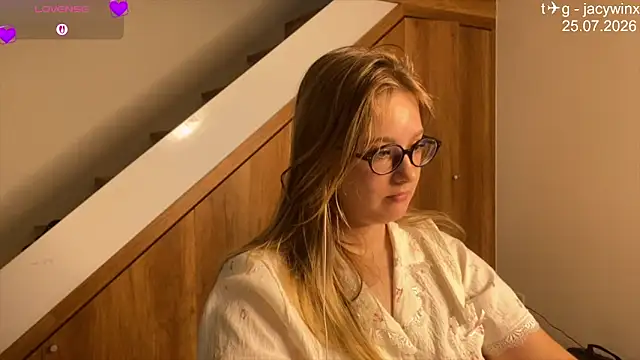 JacyWinslat online show from July 26, 2026, 1:56 am