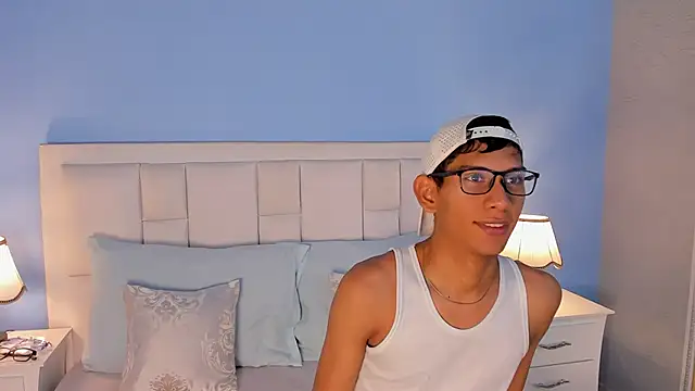 Snapshot of Nick_Collins18 chatting on September 18, 2025, 4:37 am Nick Collins18 online show from September 18, 2025, 4:37 am