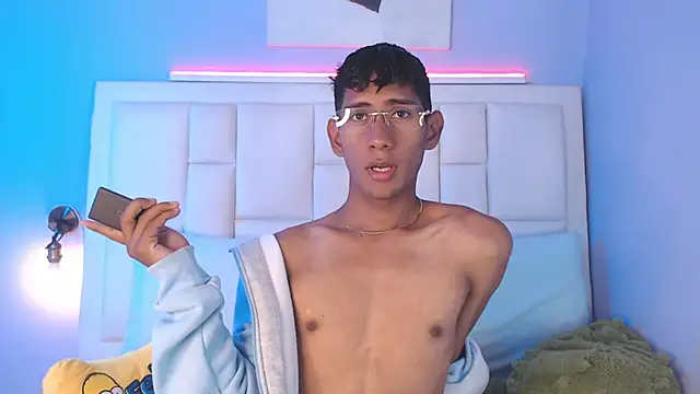 Snapshot of Nick_Collins18 chatting on January 6, 2026, 10:03 pm Nick Collins18 online show from January 6, 2026, 10:03 pm