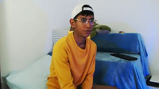 Snapshot of Nick_Collins18 chatting on October 30, 2025, 8:17 pm Nick Collins18 online show from October 30, 2025, 8:17 pm