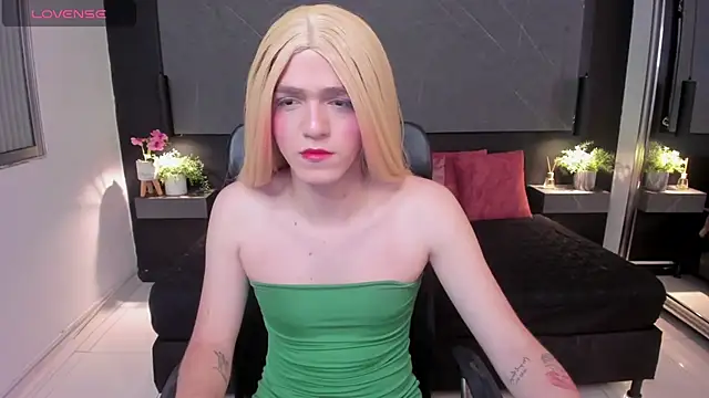 Snapshot of DylanRosse chatting on February 11, 2026, 8:20 pm DylanRosse online show from February 11, 2026, 8:20 pm