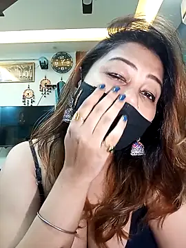 Snapshot of Cute-mona chatting on February 4, 2026, 7:42 pm Cute-mona online show from February 4, 2026, 7:42 pm