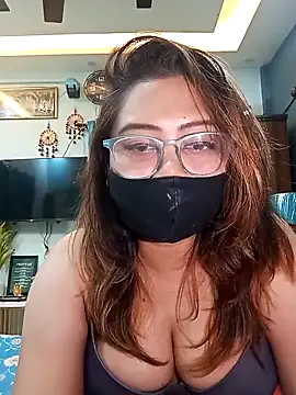 Snapshot of Cute-mona chatting on February 17, 2026, 10:18 pm Cute-mona online show from February 17, 2026, 10:18 pm