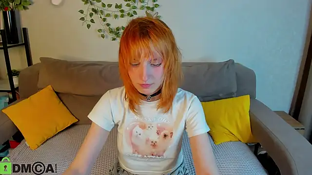 Snapshot of Little_Chips chatting on November 26, 2025, 5:24 pm Little Chips online show from November 26, 2025, 5:24 pm