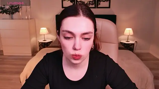 DaniellaLovely online show from March 6, 2026, 10:32 am