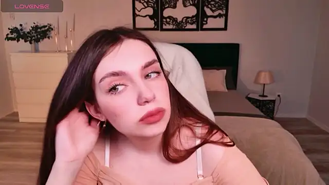 DaniellaLovely online show from March 3, 2026, 11:06 am