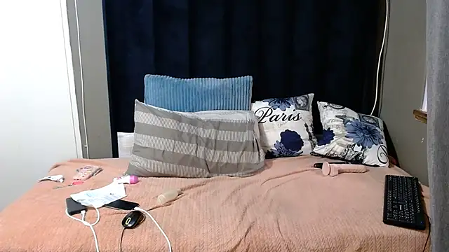 Sugarbabe242 online show from November 17, 2025, 3:05 pm