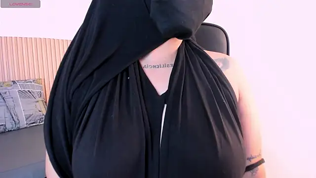 zully 01 online show from April 7, 2026, 12:18 pm