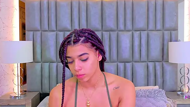 Snapshot of TiaraRosse chatting on June 14, 2026, 5:14 pm TiaraRosse online show from June 14, 2026, 5:14 pm