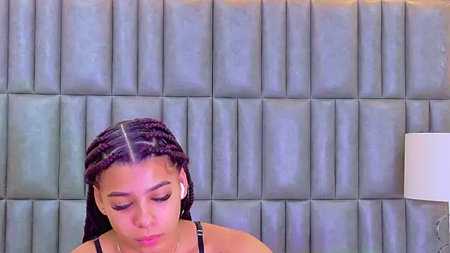 Snapshot of TiaraRosse chatting on June 8, 2026, 1:22 pm TiaraRosse online show from June 8, 2026, 1:22 pm