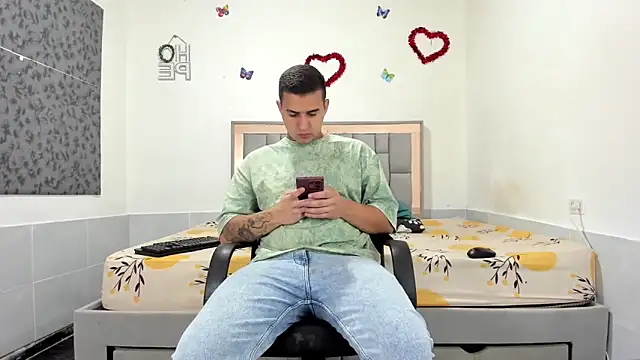 simookeler online show from October 24, 2025, 12:53 am