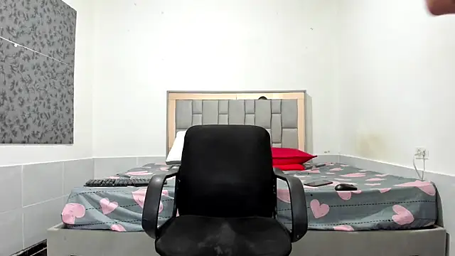 simookeler online show from December 5, 2025, 11:09 am