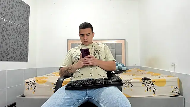 simookeler online show from February 5, 2026, 10:27 pm