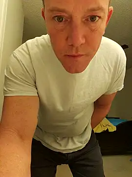 Bigtater1999 online show from November 12, 2025, 12:15 am