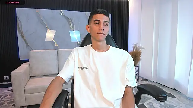 Aaron Scoot online show from March 5, 2026, 9:43 pm