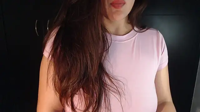 Snapshot of AdharaLujan chatting on February 3, 2026, 2:43 am AdharaLujan online show from February 3, 2026, 2:43 am