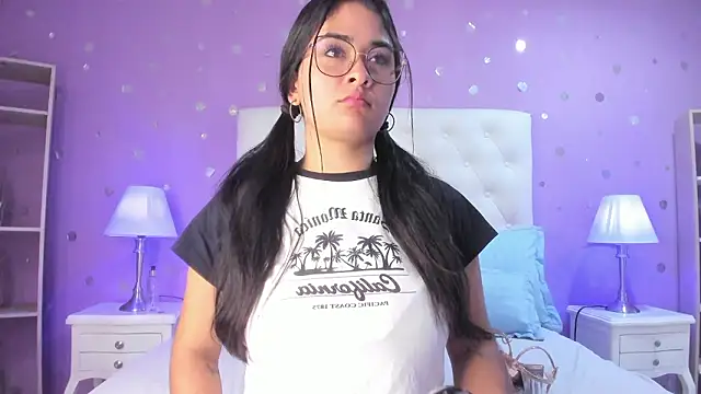 Snapshot of scarlette_15_ chatting on February 12, 2026, 3:17 am scarlette 15 online show from February 12, 2026, 3:17 am