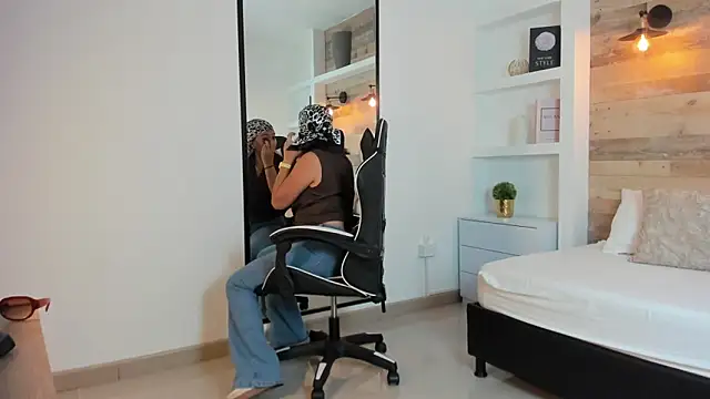 alma fenix online show from October 8, 2025, 12:39 pm