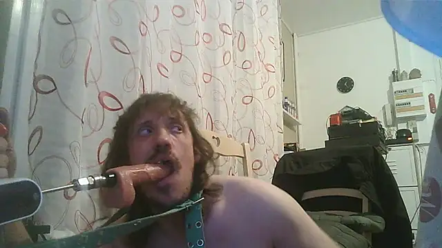 cyril020202 online show from April 2, 2026, 9:21 pm