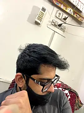 Snapshot of John_desihunk chatting on November 29, 2025, 5:35 pm John desihunk online show from November 29, 2025, 5:35 pm