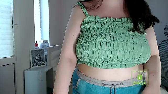 Snapshot of cute_and_hot chatting on June 12, 2026, 2:04 pm cute and hot online show from June 12, 2026, 2:04 pm