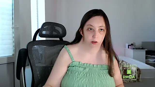 Snapshot of cute_and_hot chatting on June 14, 2026, 3:02 pm cute and hot online show from June 14, 2026, 3:02 pm