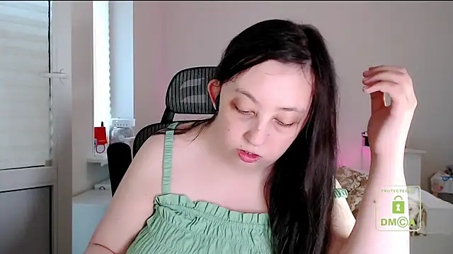 cute and hot online show from July 10, 2026, 4:51 pm