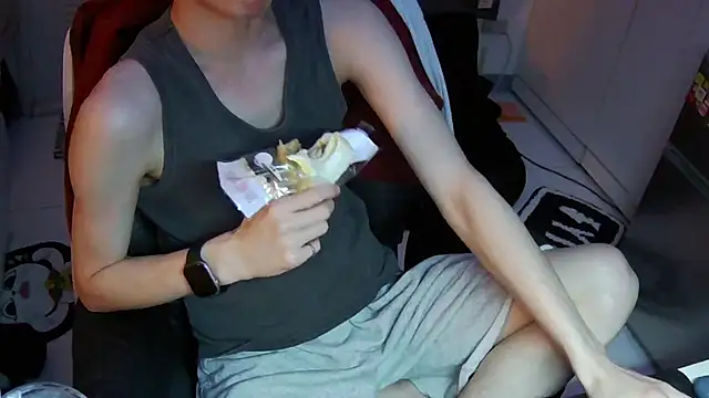 Ray175oo online show from April 2, 2026, 6:25 pm