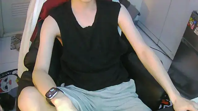 Ray175oo online show from April 4, 2026, 4:13 pm