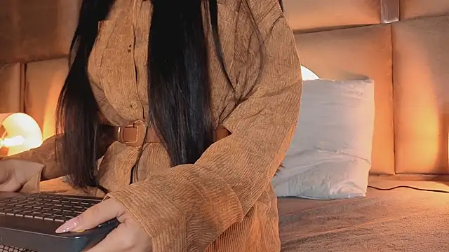 angelinepossy online show from October 7, 2025, 10:33 pm