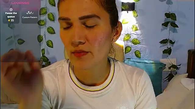 Snapshot of venus_swet_ chatting on June 28, 2026, 2:40 am venus swet online show from June 28, 2026, 2:40 am
