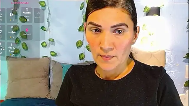 venus swet  online show from April 5, 2026, 11:22 pm