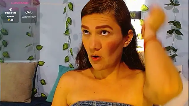 Snapshot of venus_swet_ chatting on July 12, 2026, 9:15 pm venus swet online show from July 12, 2026, 9:15 pm