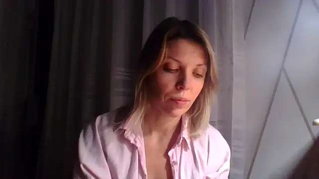 VelvetLove287 online show from February 6, 2025, 7:07 pm