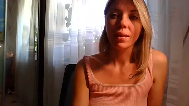 VelvetLove287 online show from March 18, 2026, 7:44 am