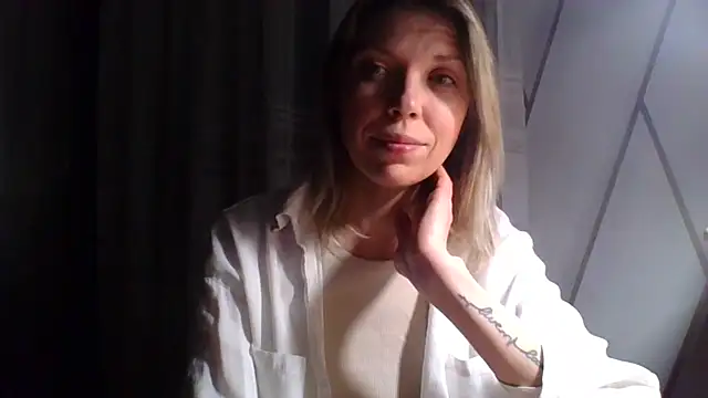 VelvetLove287 online show from February 14, 2025, 7:44 pm
