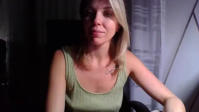 Snapshot of VelvetLove287 chatting on October 31, 2025, 4:03 pm VelvetLove287 online show from October 31, 2025, 4:03 pm