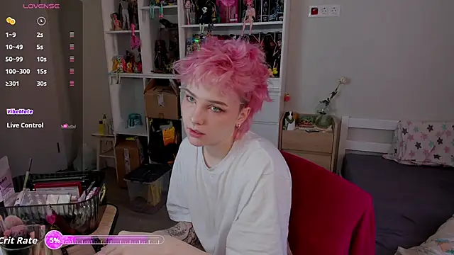 School Love online show from December 14, 2025, 7:03 am