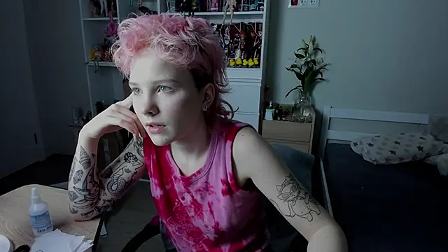 School Love online show from December 18, 2025, 7:13 am