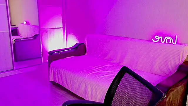 School Love online show from February 13, 2025, 1:05 pm