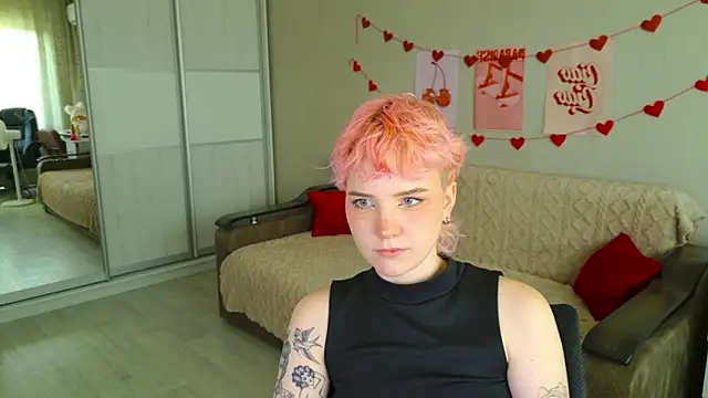 School Love online show from September 24, 2025, 11:06 am