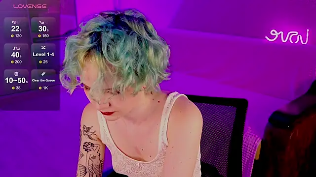 School Love online show from March 7, 2025, 4:22 pm