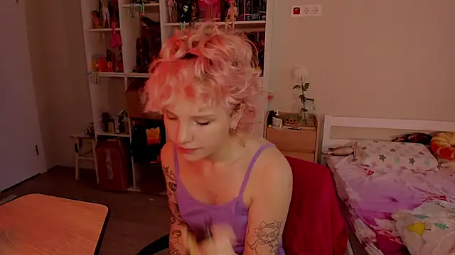 School Love online show from November 24, 2025, 7:08 am