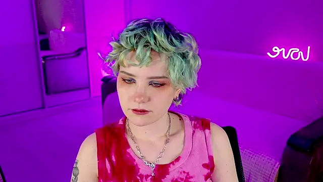 School Love online show from February 3, 2025, 4:20 pm