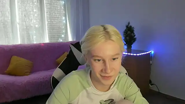 Snapshot of EnigmaSee chatting on February 10, 2026, 4:00 am EnigmaSee online show from February 10, 2026, 4:00 am