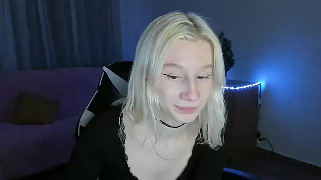 Snapshot of EnigmaSee chatting on February 9, 2026, 3:54 pm EnigmaSee online show from February 9, 2026, 3:54 pm