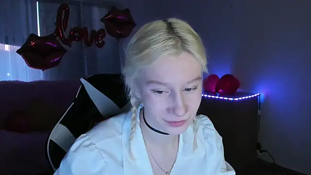 Snapshot of EnigmaSee chatting on February 14, 2026, 1:28 am EnigmaSee online show from February 14, 2026, 1:28 am