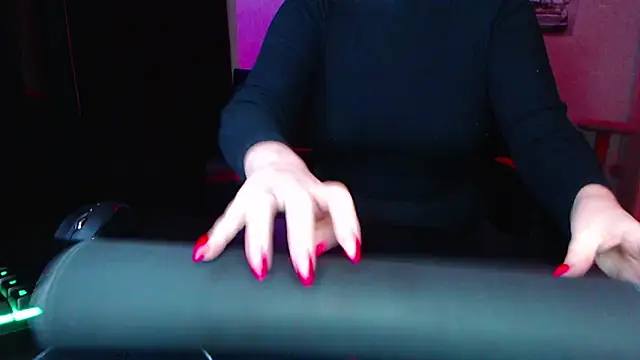 Fluffy Tiffy online show from November 10, 2025, 12:04 am