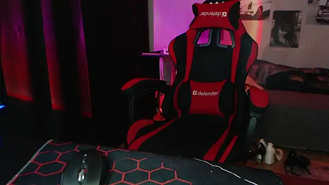 Fluffy Tiffy online show from October 9, 2025, 12:22 am