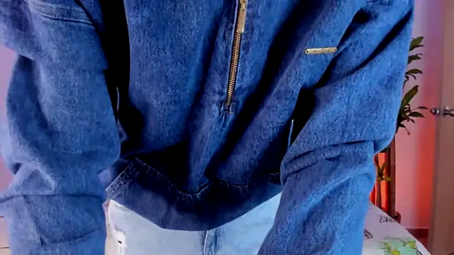 Snapshot of aldrinwhite chatting on October 17, 2025, 5:15 pm aldrinwhite online show from October 17, 2025, 5:15 pm